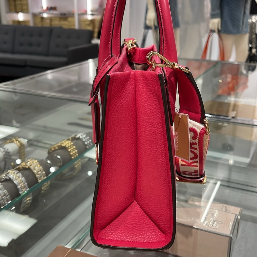 Michael Kors Mirella Small Pebbled Leather Shopper Crossbody XBODY Bag MK
NWT - Picture 15 of 16